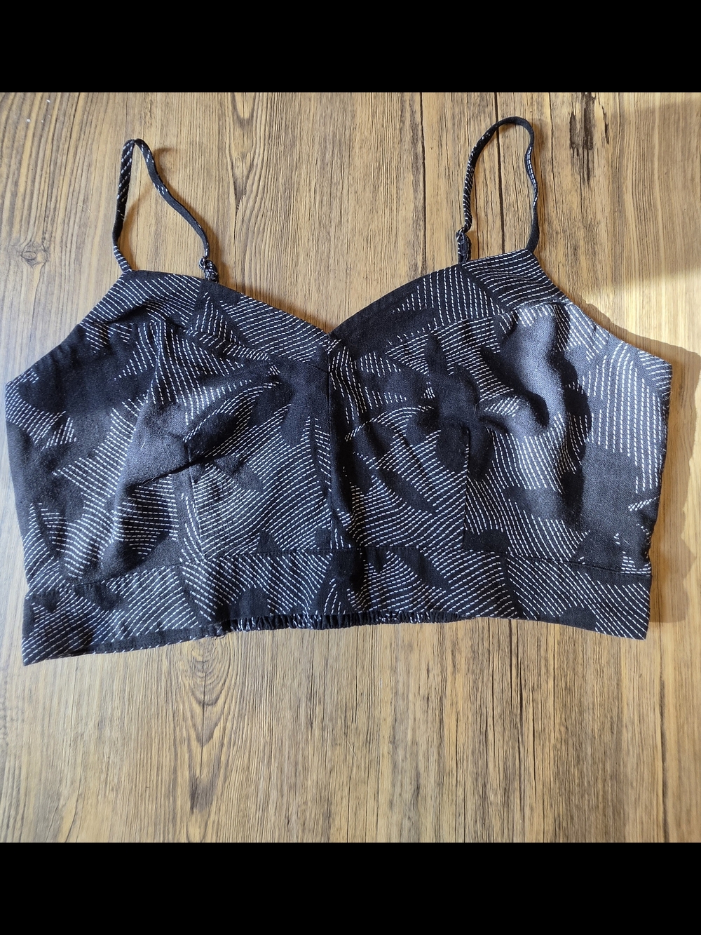 WO SZ MED Universal Thread Black Linen Blend Cropped Cami